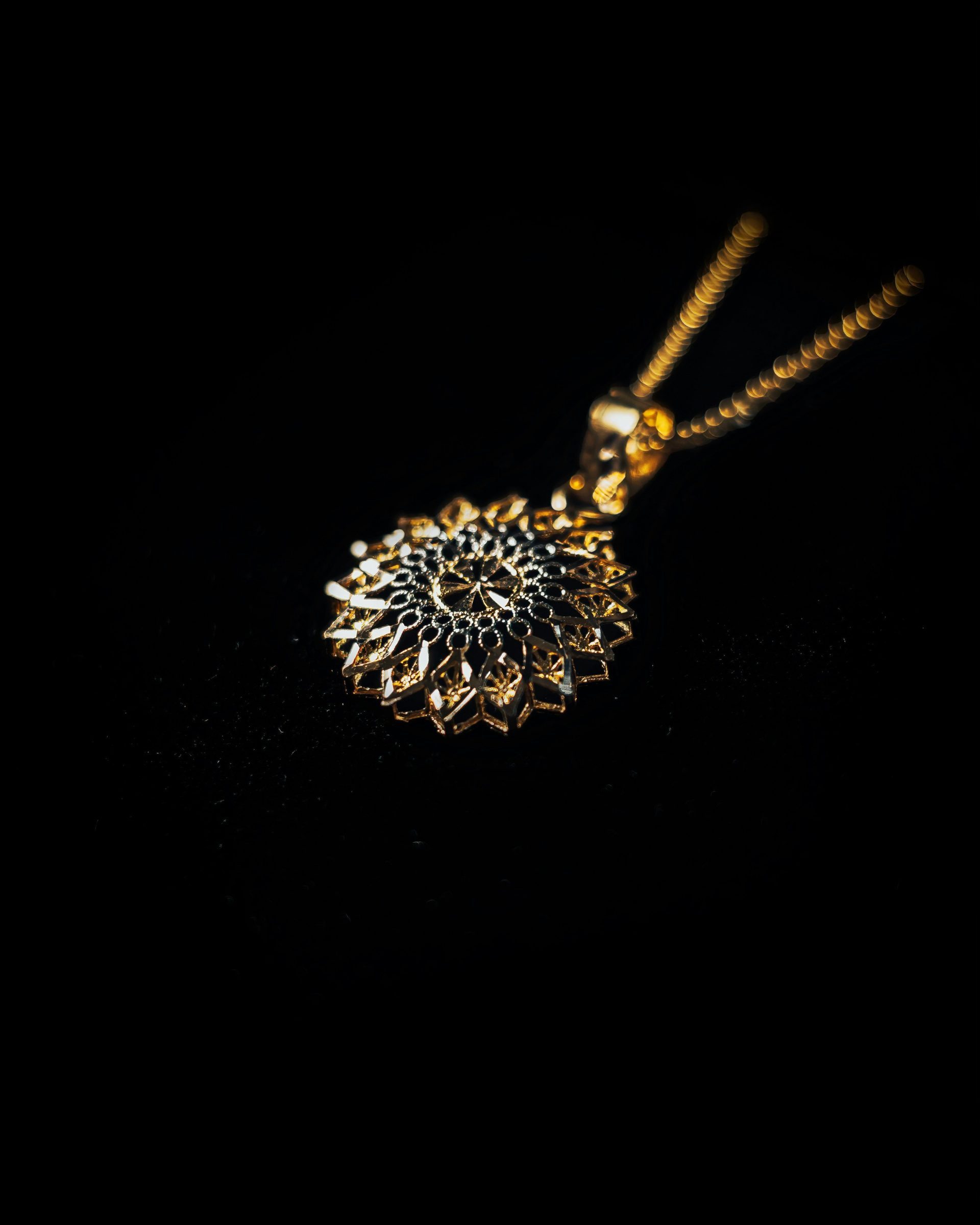 silver diamond studded pendant necklace